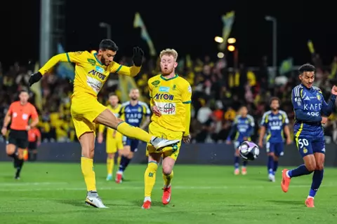 النصر يتلقى هزيمة مفاجئة أمام العروبة.. والشباب يعبر ضمك بالدوري السعودي